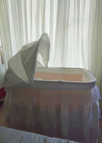 Diğer Beyaz Pastel Bebek Sepeti