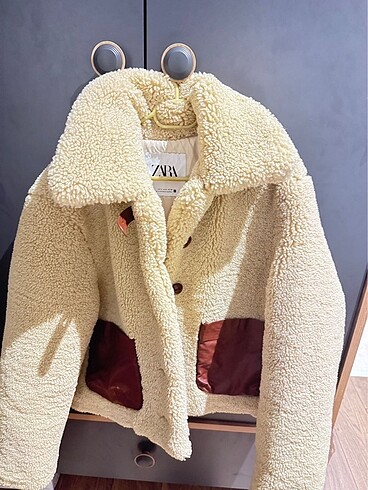 Zara peluş mont