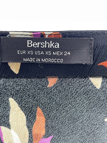 xs Beden çeşitli Renk Bershka Uzun Etek %70 İndirimli.