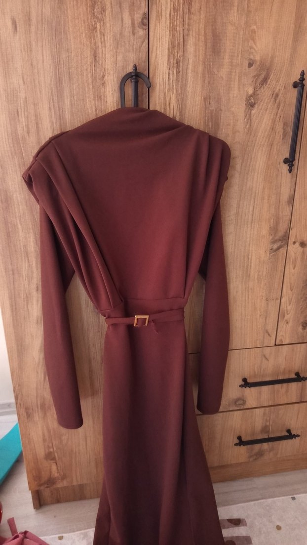 Kahverengi Uzun Kollu Kadın Bornoz - Görsel 2