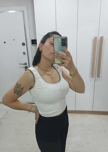 Massimo Dutti Nakış Detaylı Beyaz Mini Bluz