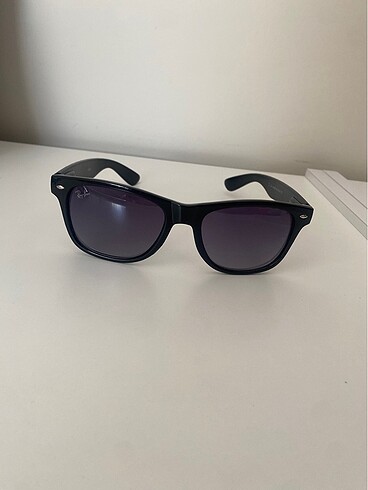 Rayban güneş gözlüğü