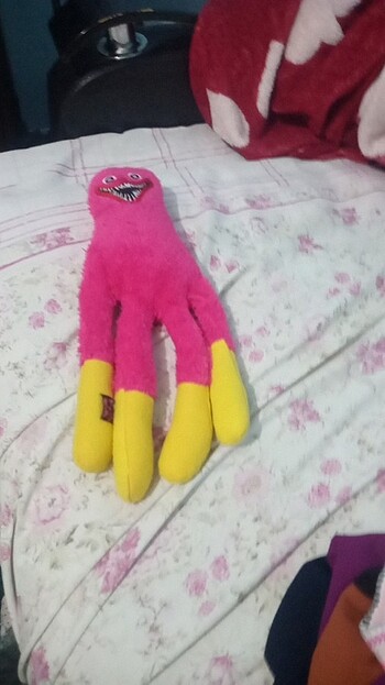 Beden Pembe Hagi vagi ellerinde yapışkan var