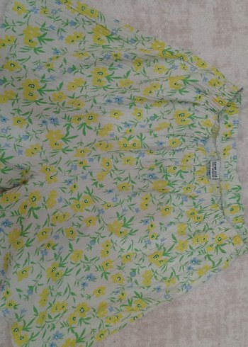 LC Waikiki Sarı Çiçekli Fırfırlı Mini Şort lcw