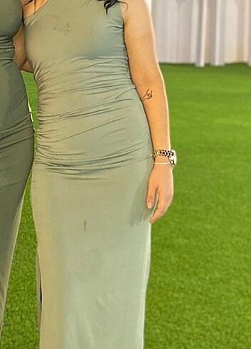 Diğer tek kollu elbise