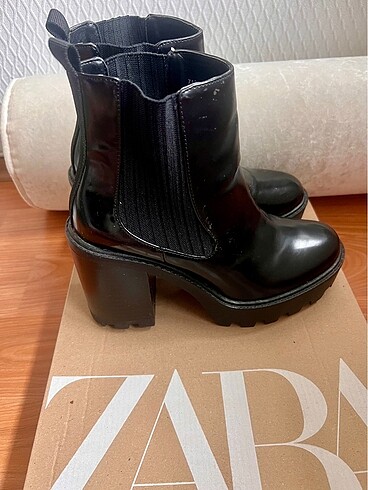 38 Beden siyah Renk Zara bot 38