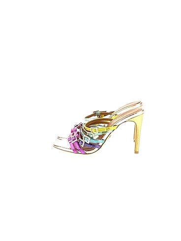 Kurt Geiger Terlik %70 İndirimli.
