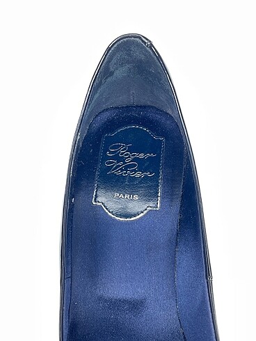 38 Beden siyah Renk Roger Vivier Stiletto %70 İndirimli.