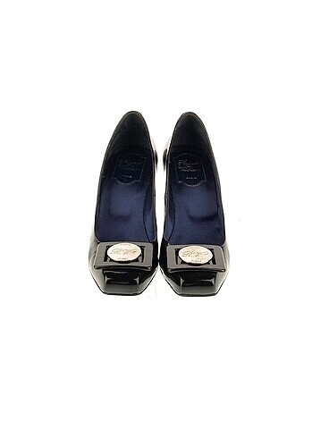 38 Beden Roger Vivier Stiletto %70 İndirimli.