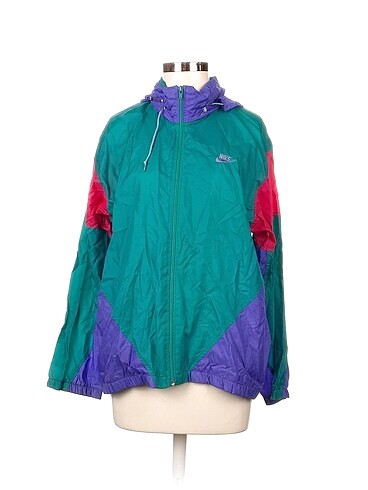 Nike Hırka %70 İndirimli.
