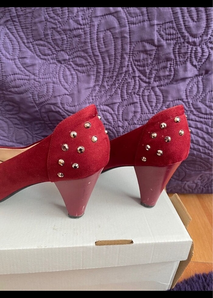 Kırmızı taşlı topuklu ayakkabı - Görsel 5