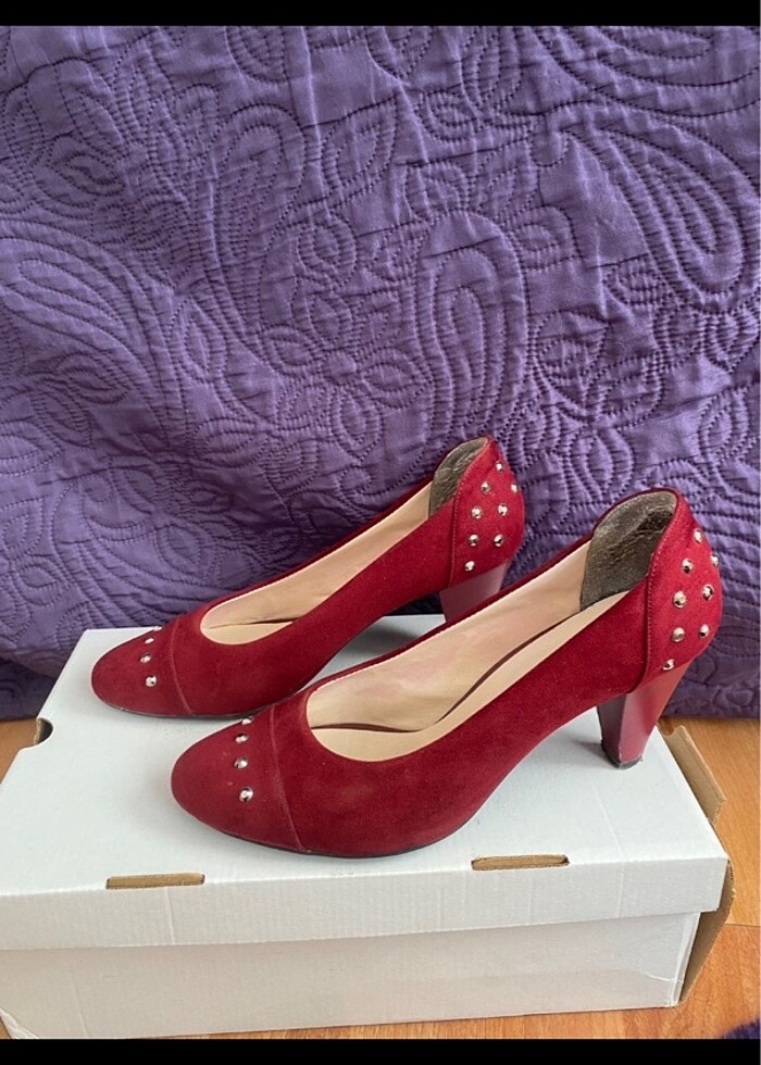 Kırmızı taşlı topuklu ayakkabı - Görsel 3