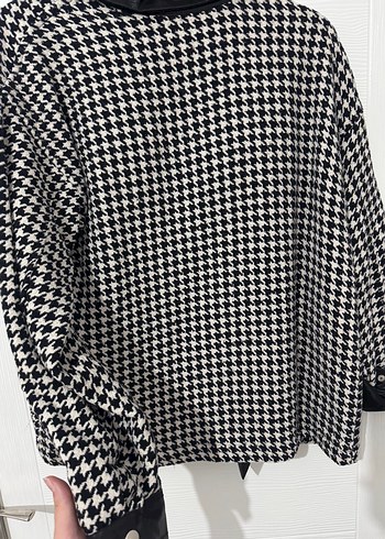 Düğmeli Siyah Beyaz Desenli Kadın Ceket - Görsel 4