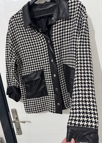 Düğmeli Siyah Beyaz Desenli Kadın Ceket - Görsel 2