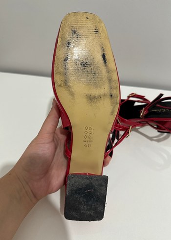 Kırmızı Tokalı Kadın Klasik Topuklu Ayakkabı - Görsel 7