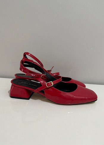 Kırmızı Tokalı Kadın Klasik Topuklu Ayakkabı - Görsel 3