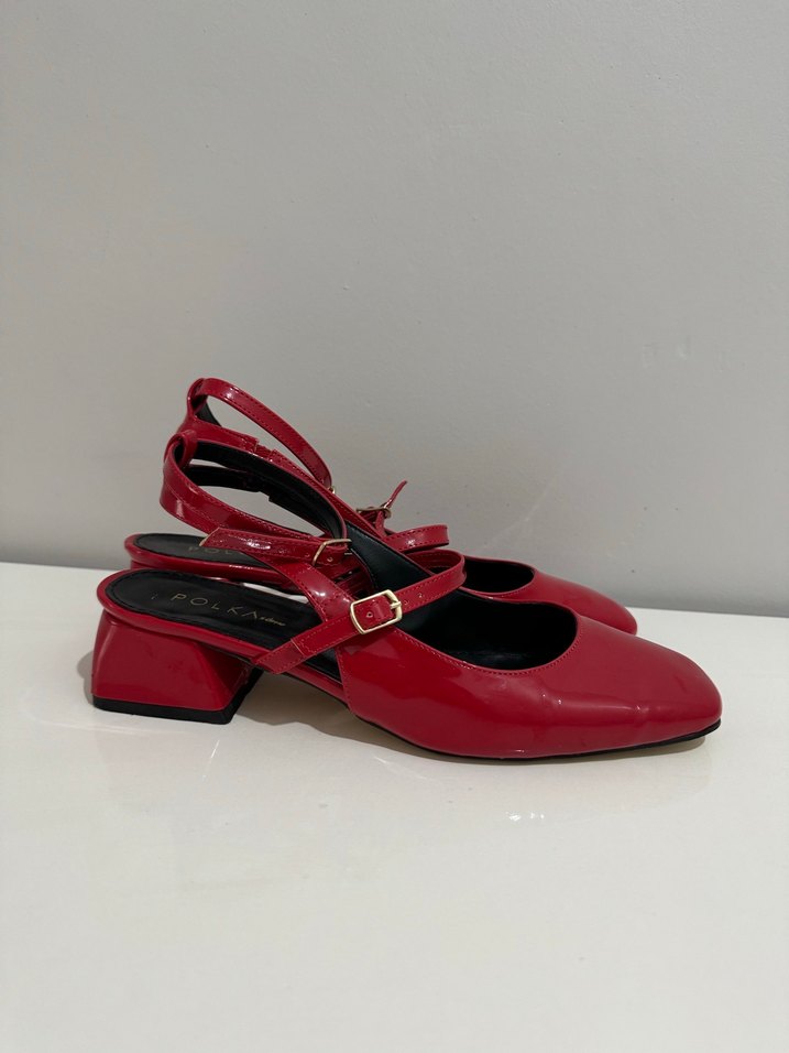 Kırmızı Tokalı Kadın Klasik Topuklu Ayakkabı - Görsel 3