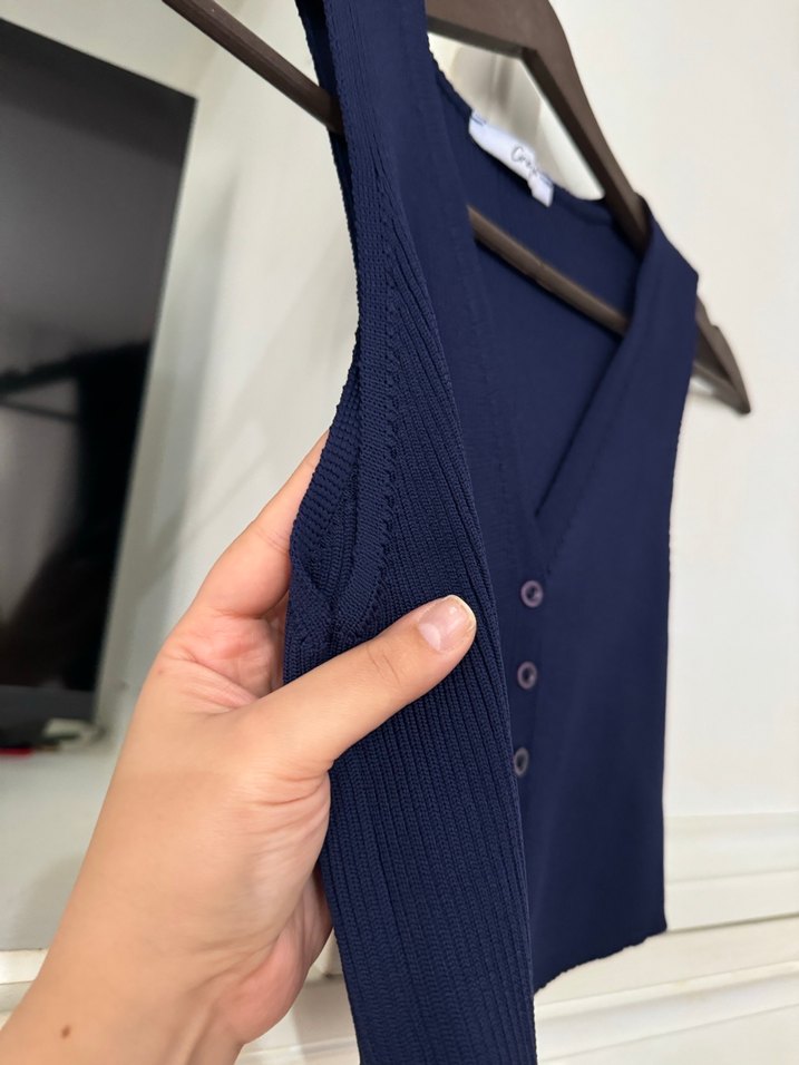 Düğmeli V Yaka Mavi Kadın Triko Yelek - Görsel 4