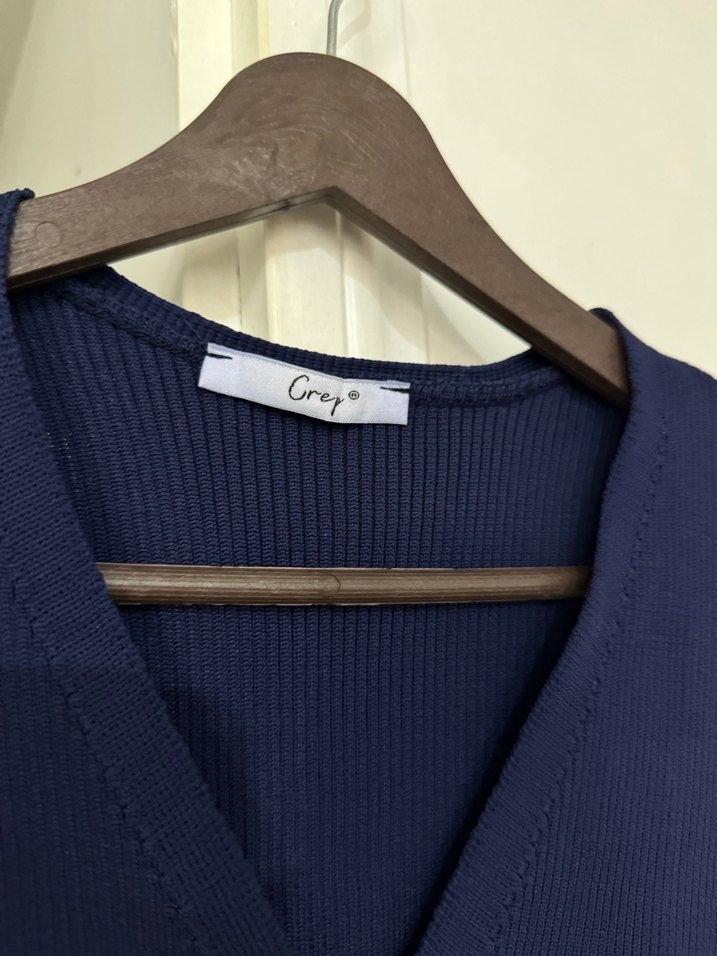 Düğmeli V Yaka Mavi Kadın Triko Yelek - Görsel 3