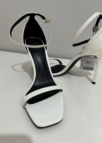 Beyaz Minimalist Topuklu Kadın Sandalet - Görsel 3