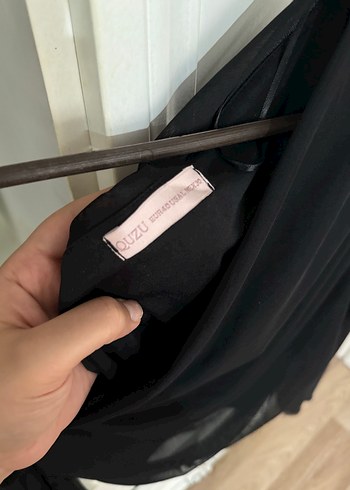 Siyah Dökümlü Kadın Şal - Görsel 3