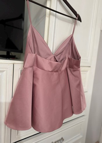 Pembe V Yakalı İp Askılı Saten Bluz - Görsel 7