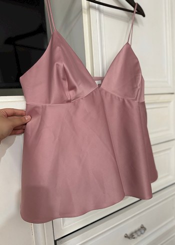 Pembe V Yakalı İp Askılı Saten Bluz - Görsel 2