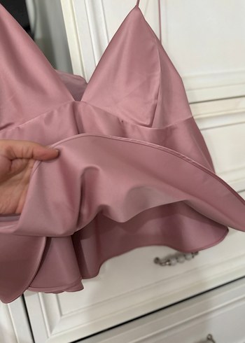 Pembe V Yakalı İp Askılı Saten Bluz - Görsel 5