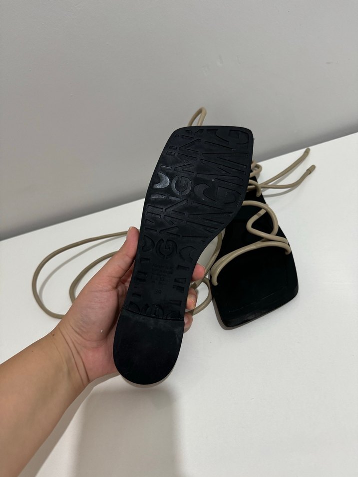 Bej Yılan Desenli Bağcıklı Topuklu Kadın Sandalet - Görsel 4