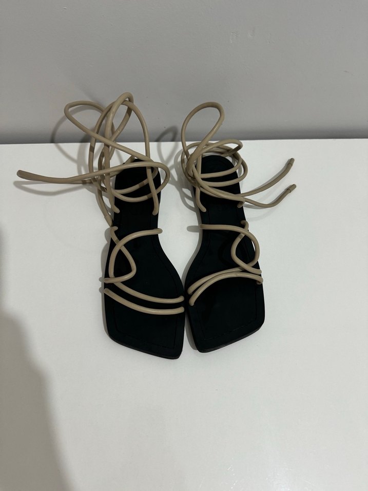 Bej Yılan Desenli Bağcıklı Topuklu Kadın Sandalet - Görsel 3