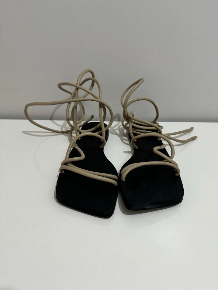 Bej Yılan Desenli Bağcıklı Topuklu Kadın Sandalet - Görsel 2