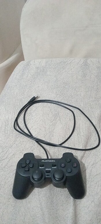 Neredeyse 0 temiz kırığı ciziği yok ps3 kol kablolu