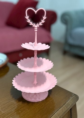 Üç Katlı Pembe Tatlı Sunumluk