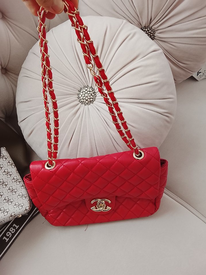 Klasik Zarafet Kırmızı Zincir Detaylı Deri Çanta - Görsel 2