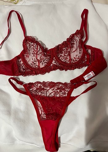 Kırmızı Nakışlı Gotik Parisian Sütyen - Görsel 2