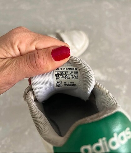 29 Beden beyaz Renk Orijinal adidas - geliri destek için ürün olacak
