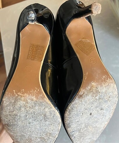 Derimod Topuklu stiletto - muhteşem rugan. Destek için olacak