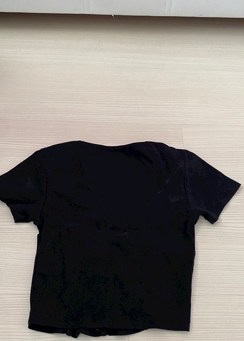 s Beden Düğmeli Siyah V Yaka Kısa Kollu Crop Top