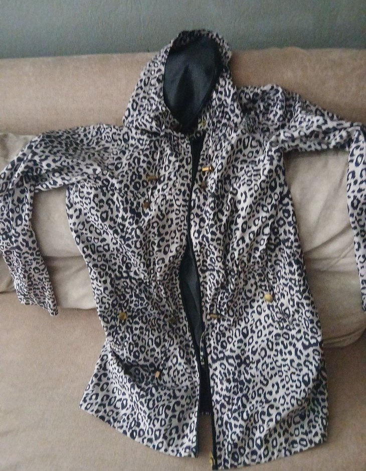 Düğmeli Leopar Desenli yağmurluk - Görsel 4