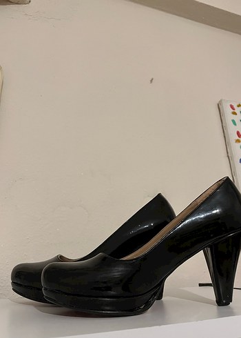 39 Beden Kadın Siyah Rugan Stiletto Topuklu Ayakkabı