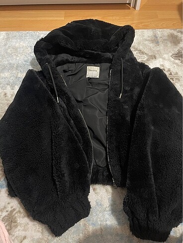 BERSHKA PELUS CEKET