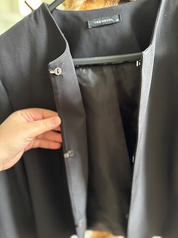 40 Beden siyah Renk KANCALI CROP CEKET