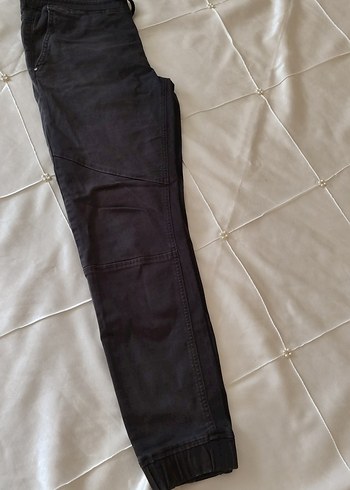 Siyah Kemerli Erkek Kot Pantolon