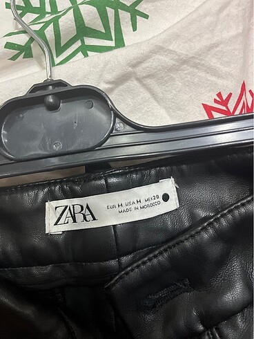 m Beden siyah Renk zara deri pantolon m beden