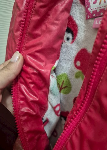 Kız Çocuk Kapüşonlu Nakışlı Yağmurluk - Görsel 2