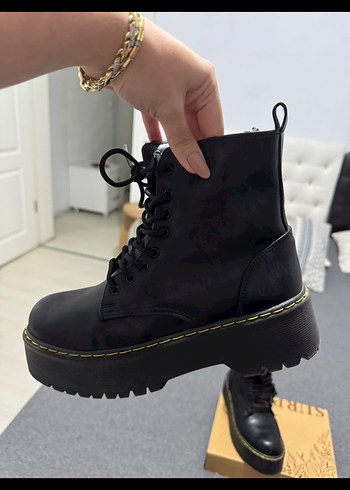 Stradivarius Siyah Deri Platform Topuklu Punk Botlar