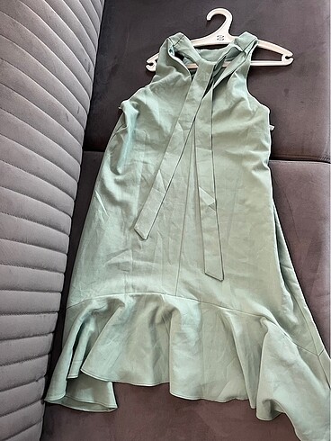 Yeşil Elbise - Görsel 2