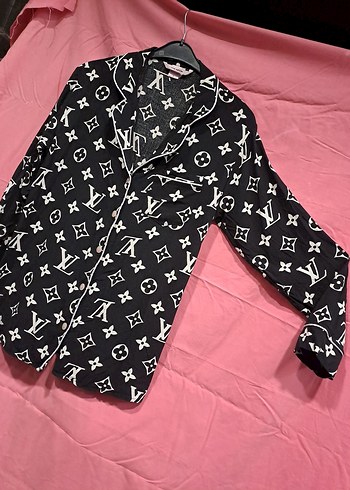 Louis Vuitton l
