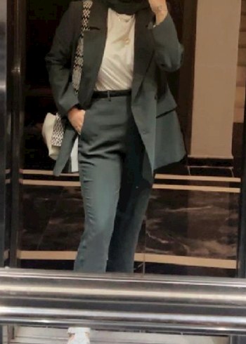 Yeşil keten blazer takım Qooq markasına ait