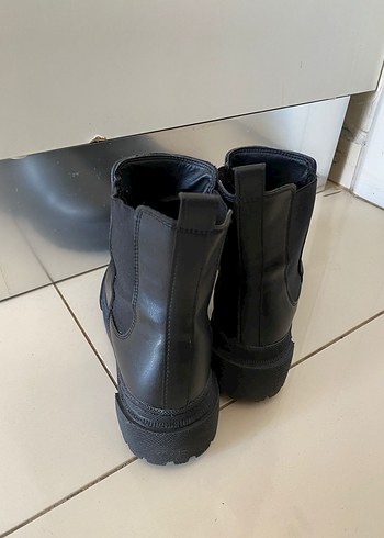 Siyah  Kadın Günlük Bot - Görsel 5